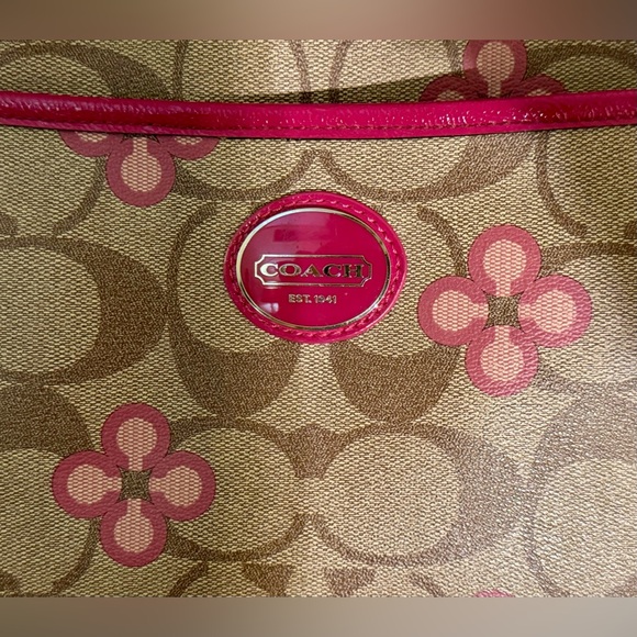 Coach Peyton Signature Clover Pink Trim Convertible Shoulder Bag - Picture 8 of 12